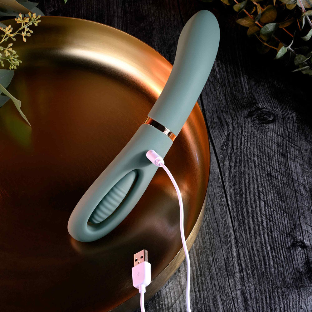 Evolved CHICK FLICK Double-Ended Vibrator 24 cm > Vibrators > Standard Vibrators