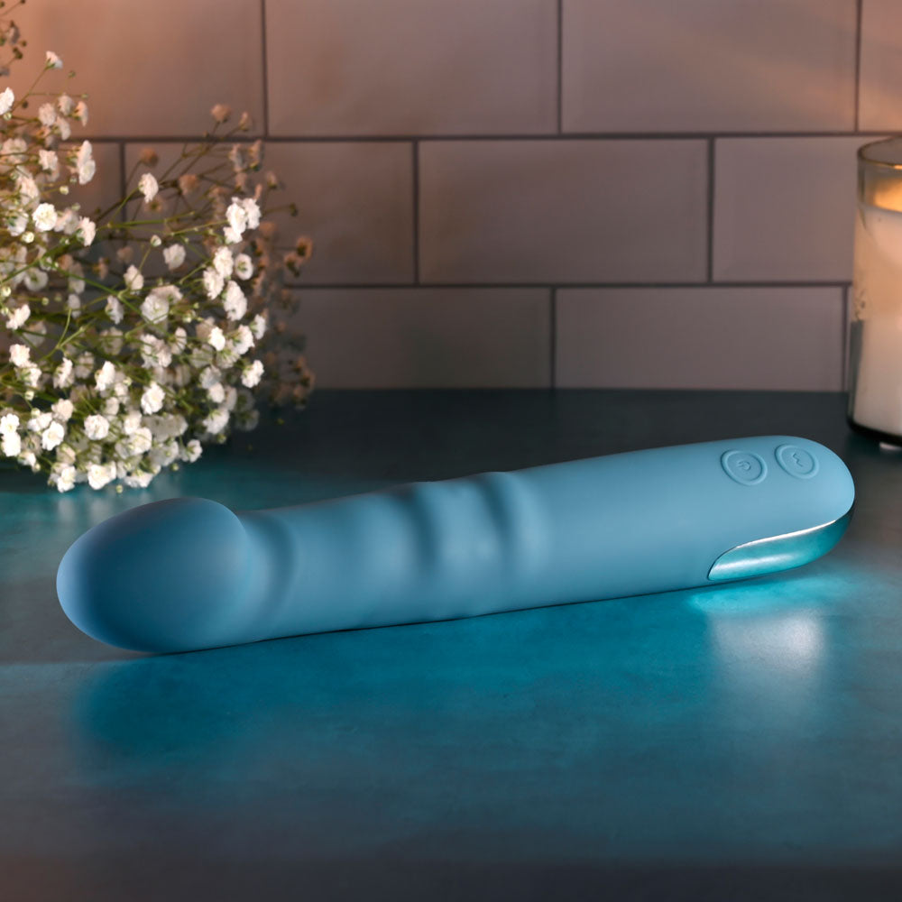 Evolved QUEEN OF ALL TRADES 22.6 cm Vibrator > Vibrators > Standard Vibrators