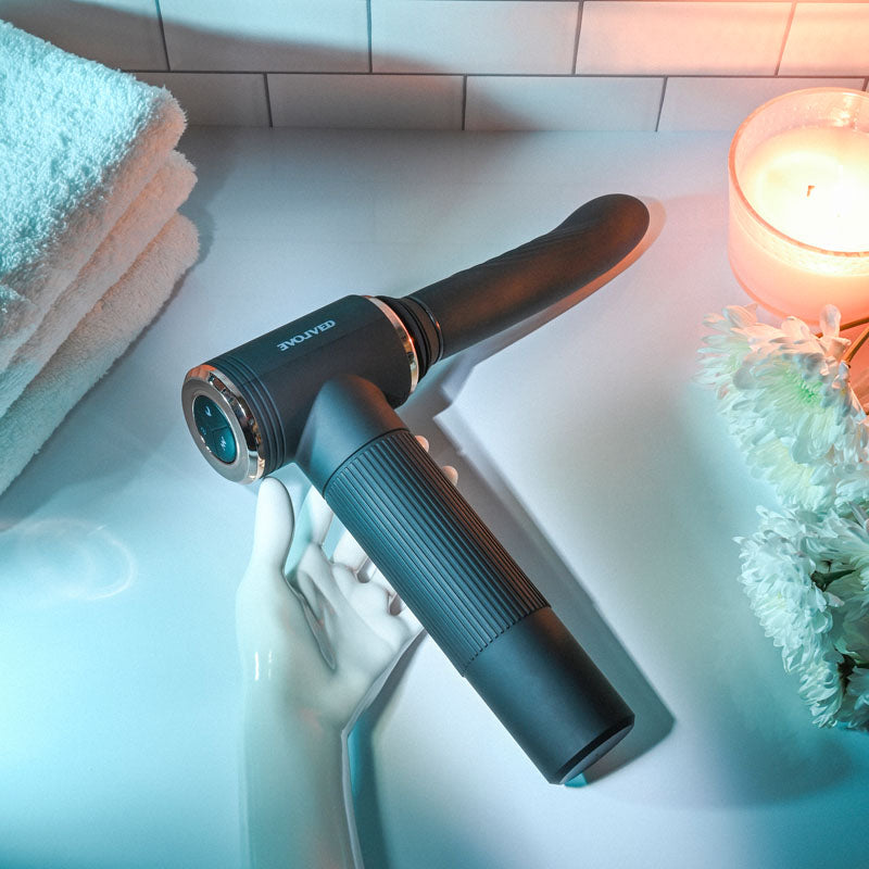 Evolved TOO HOT TO HANDLE Thrusting Vibe 7 Speed Rechargeable (9.3) > Dildos > Thrusting Dildos