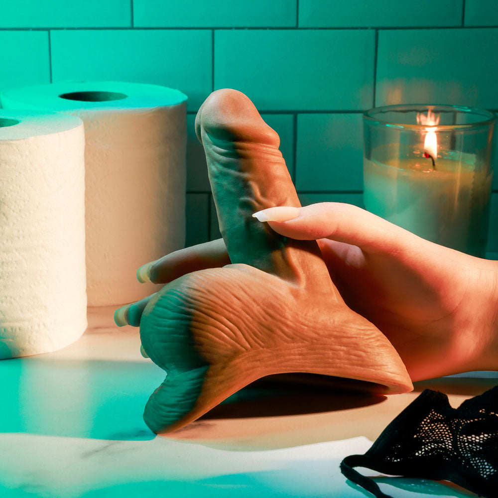 Gender X Stand To Pee Funnel Dark > Gender > Packers