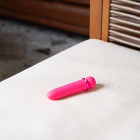 Maia JAGUAR - - 10.1 cm USB Rechargeable Bullet BULLETS & EGGS
