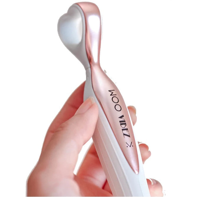 Woo - Vibez - I Cum First - Clitoral Vibrator and Travel Case