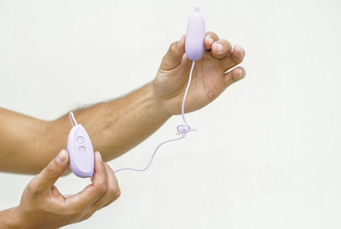 Ellie Wired Bullet Vibrator with Flickering Tongue in Purple BULLETS