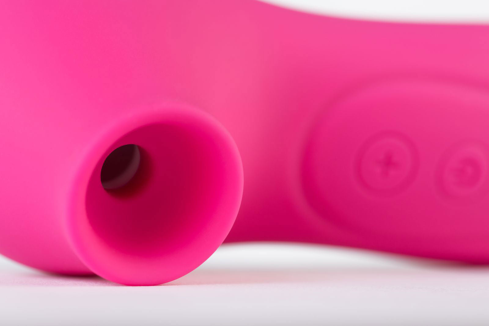 Voodoo Beso Xoxo Pink Wireless Clitoral Vibrator with Pulsation Suction Stimulator