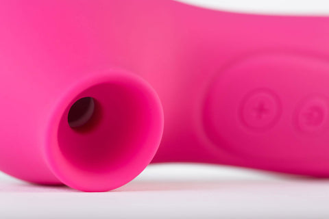 Voodoo Beso Xoxo Pink Wireless Clitoral Vibrator with Pulsation Suction Stimulator